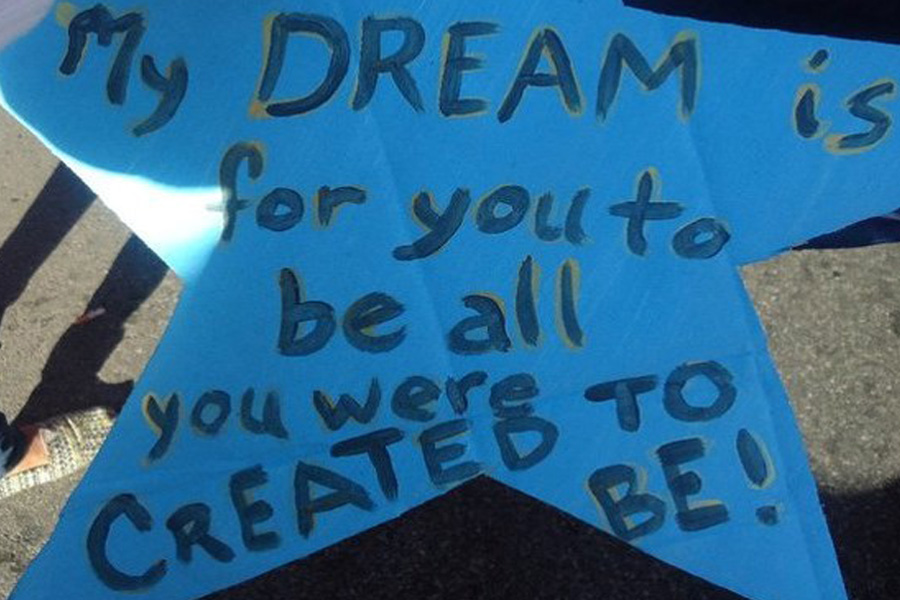 large paper star with "My Dream is for you to be all you were created to be!" written on it